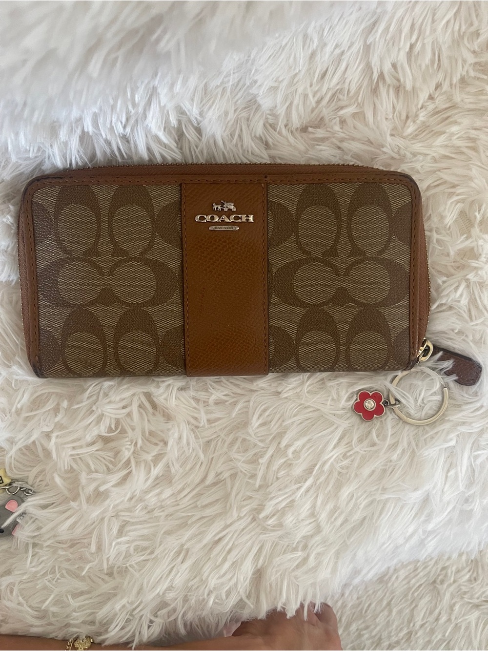 Large Coach Brown Signature Zip Around Wallet, excellent conditions.